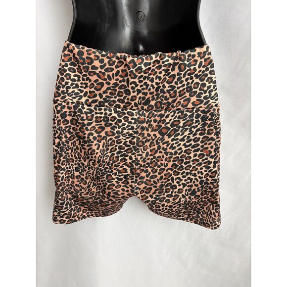 Leopard Print Biker Shorts Size S/M 6 Sexy Workout Yoga Pockets Mid Rise Fitness - Picture 4 of 8